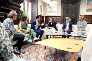 La alcaldesa de València, María José Catalá, recibe a representantes de Fifty Best con motivo de la gala de premios de The World’s 50 Best Restaurants Valencia 2023.